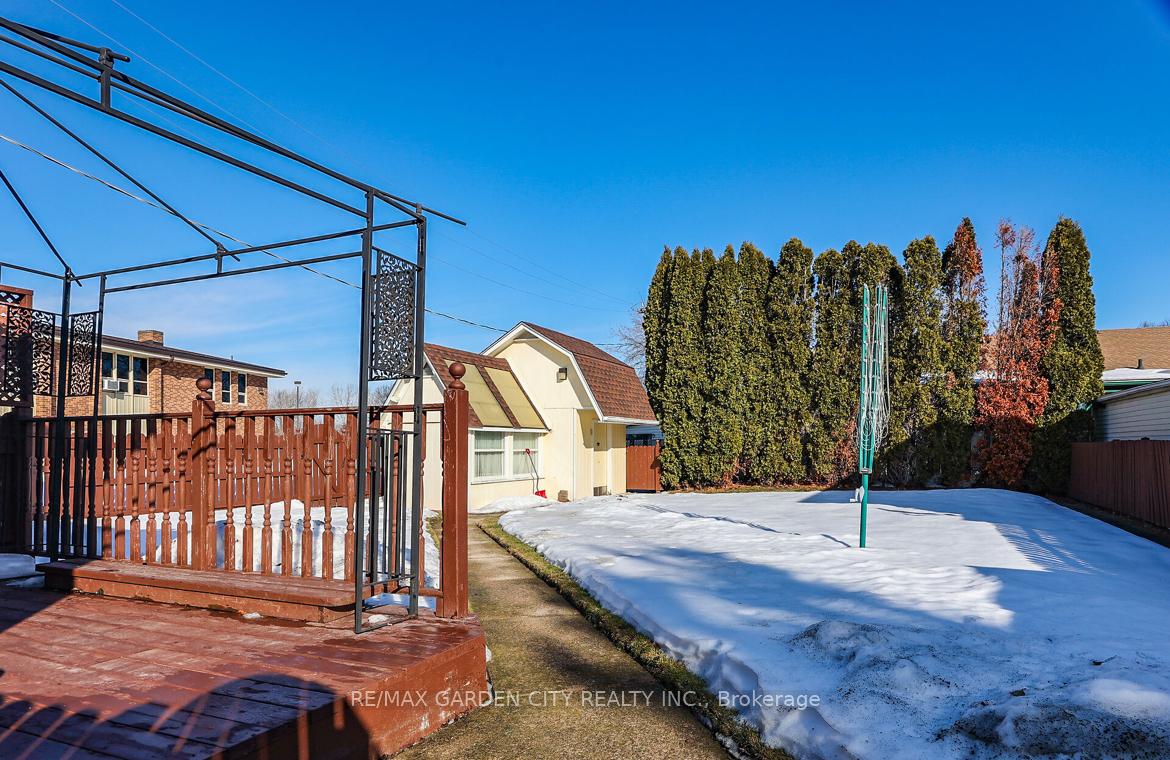 Photo 21 of 101 Scott Street, St. Catharines, Lakeport — HOMEH