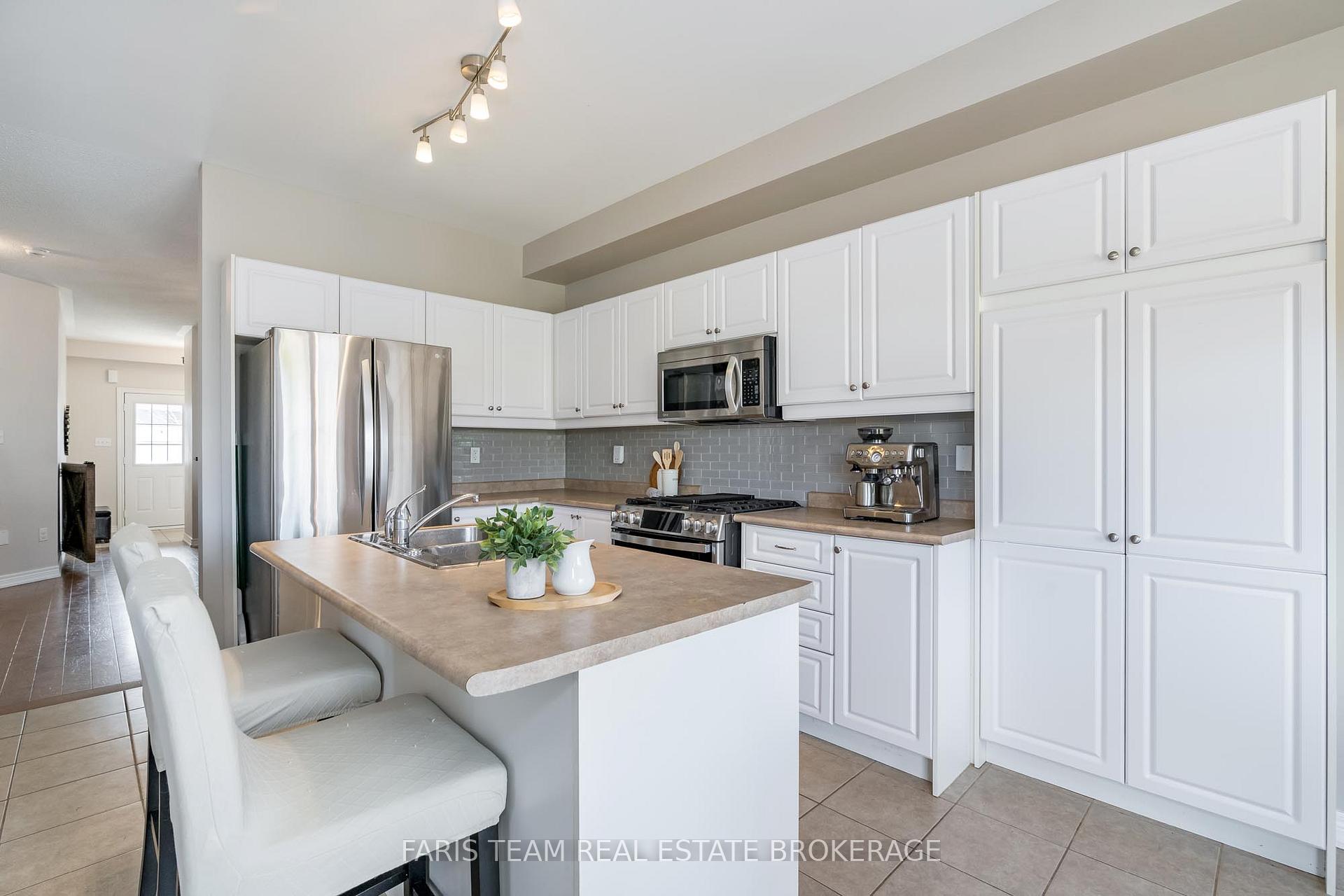 Photo 4 of 55 Robertson Street, Collingwood — HOMEH