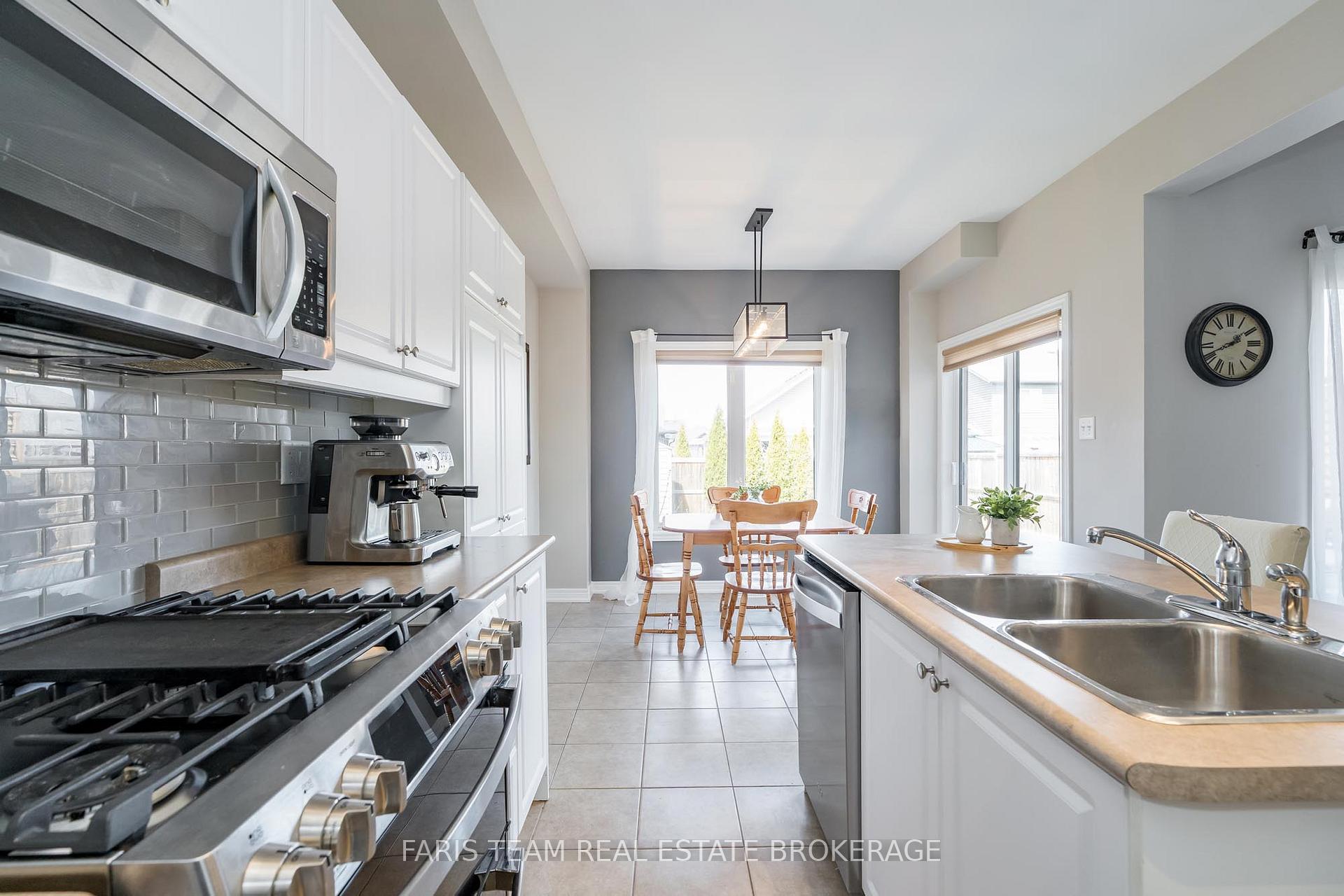 Photo 6 of 55 Robertson Street, Collingwood — HOMEH