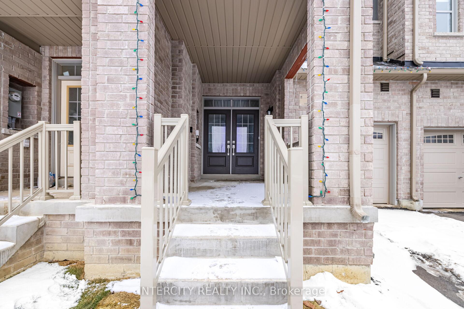 Photo 4 of 32 Foxsparrow Road, Brampton, Sandringham-Wellington — HOMEH