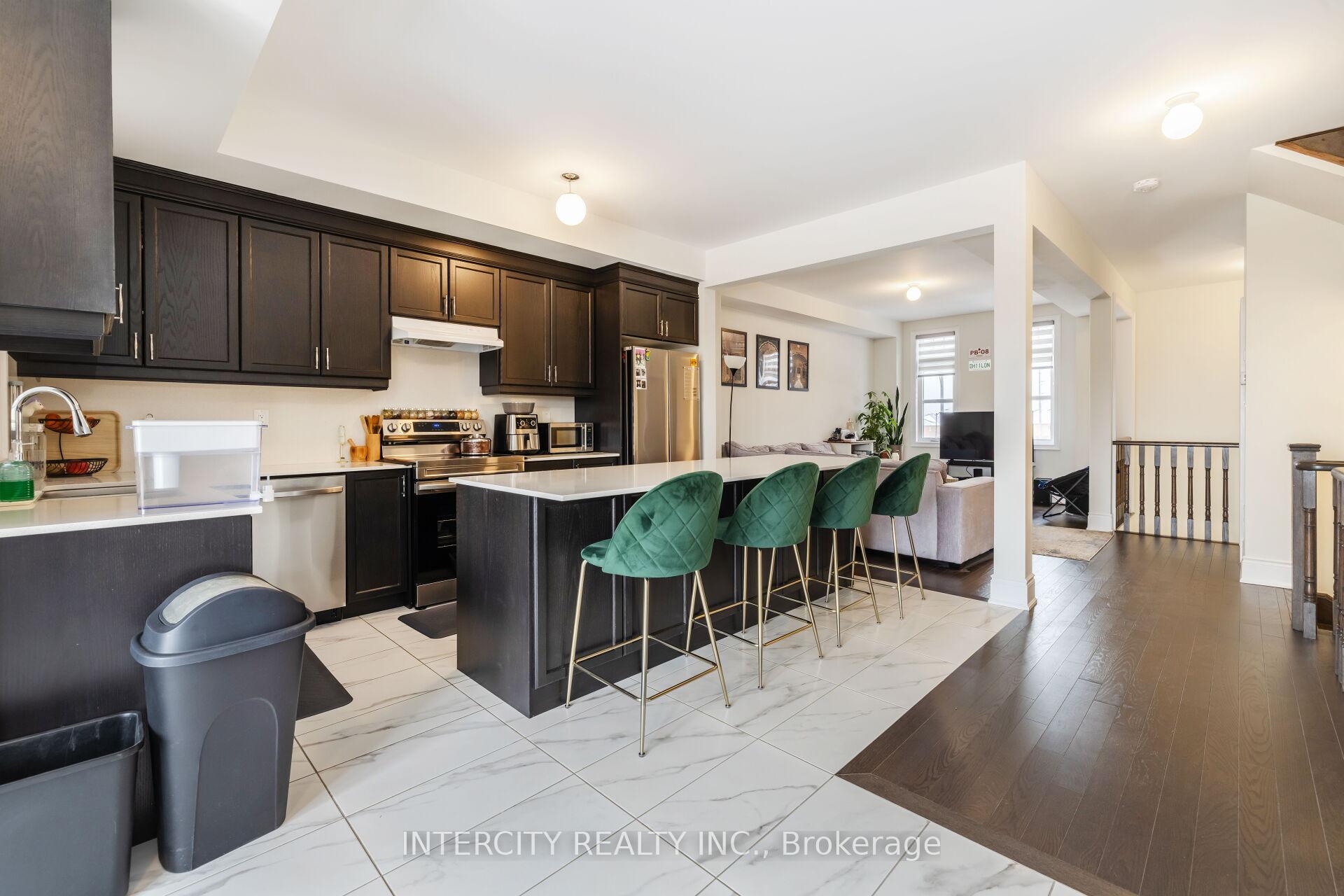 Photo 14 of 32 Foxsparrow Road, Brampton, Sandringham-Wellington — HOMEH