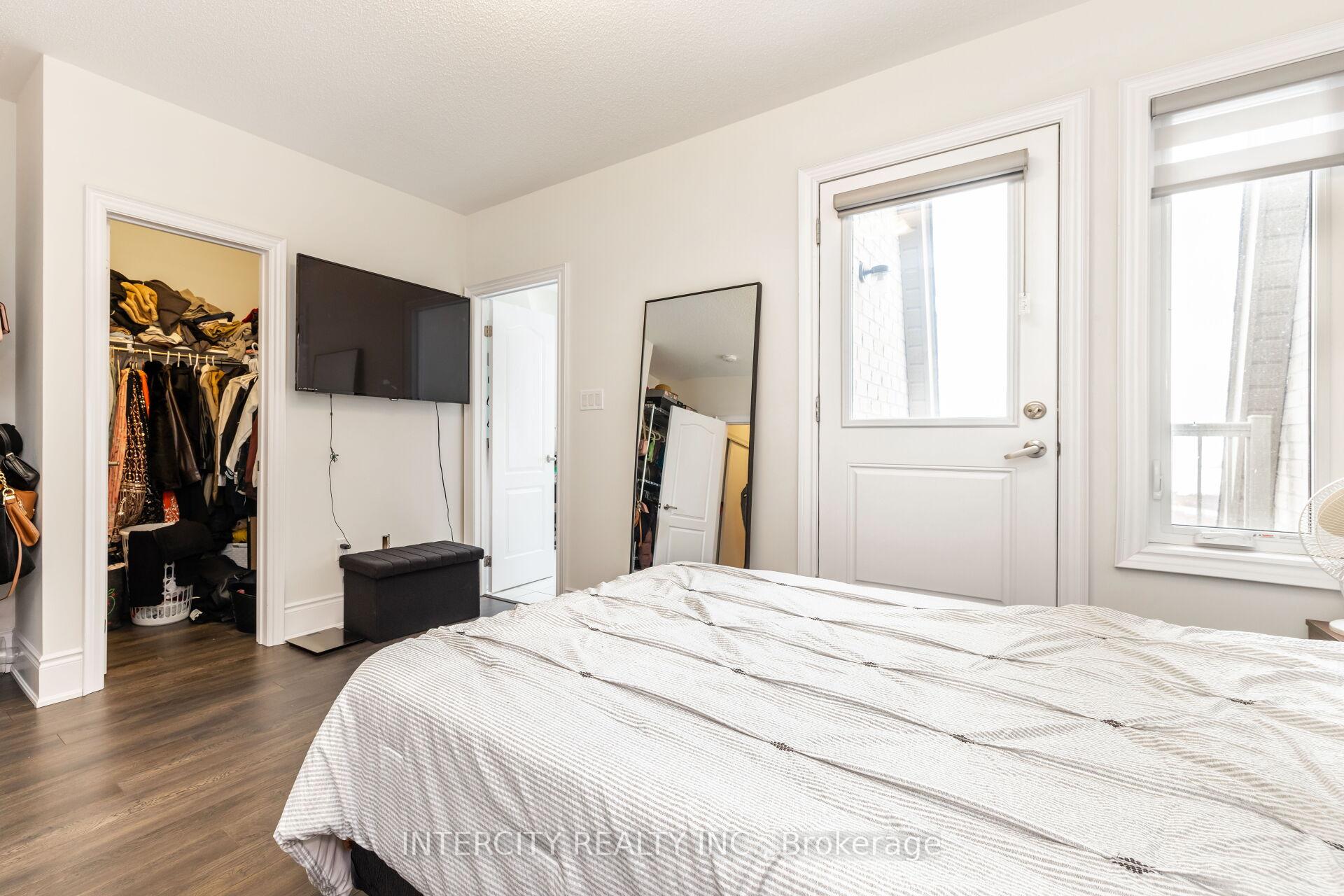 Photo 18 of 32 Foxsparrow Road, Brampton, Sandringham-Wellington — HOMEH