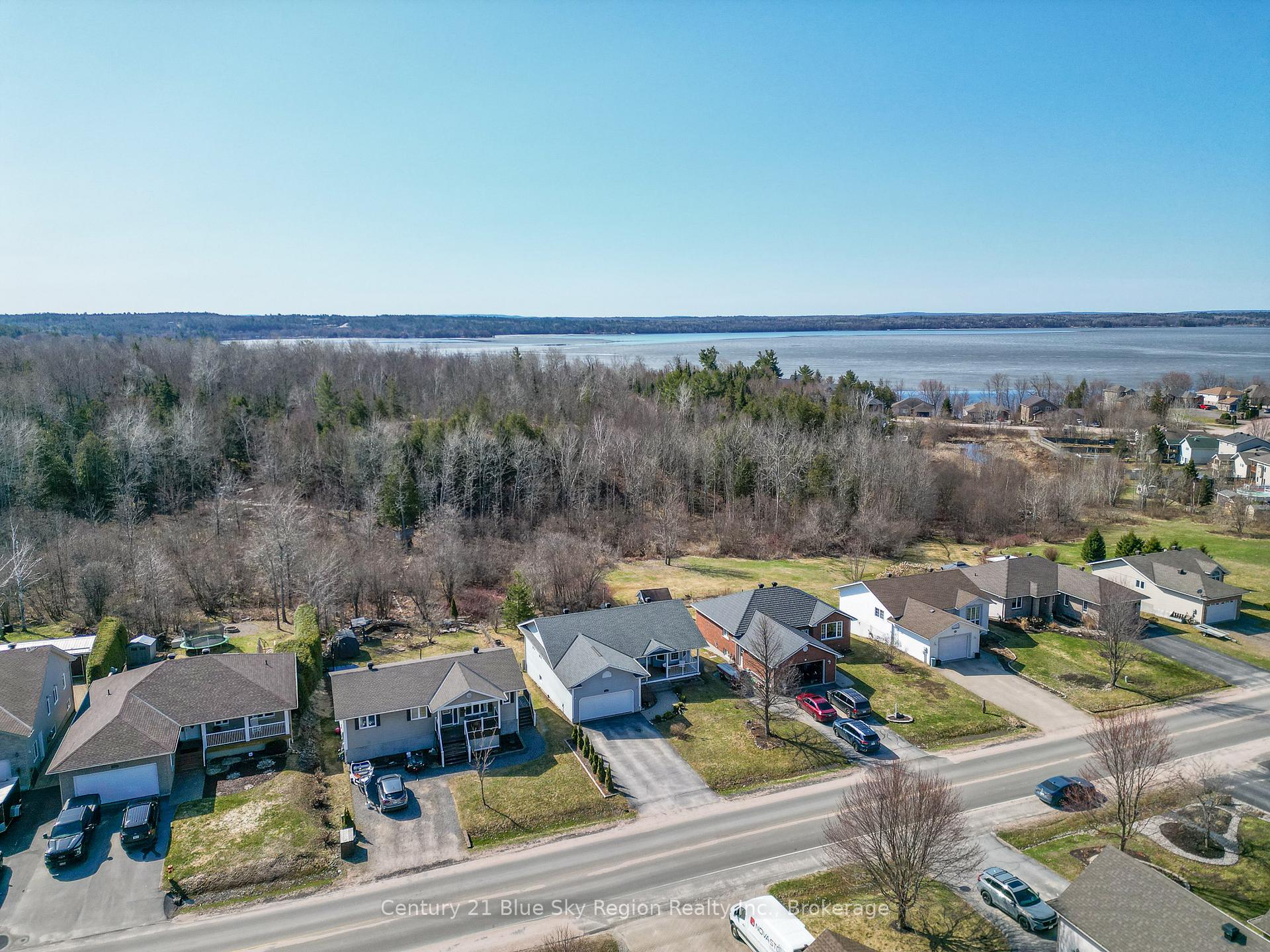 Photo 3 of 161 Golf Course Road, Callander — HOMEH