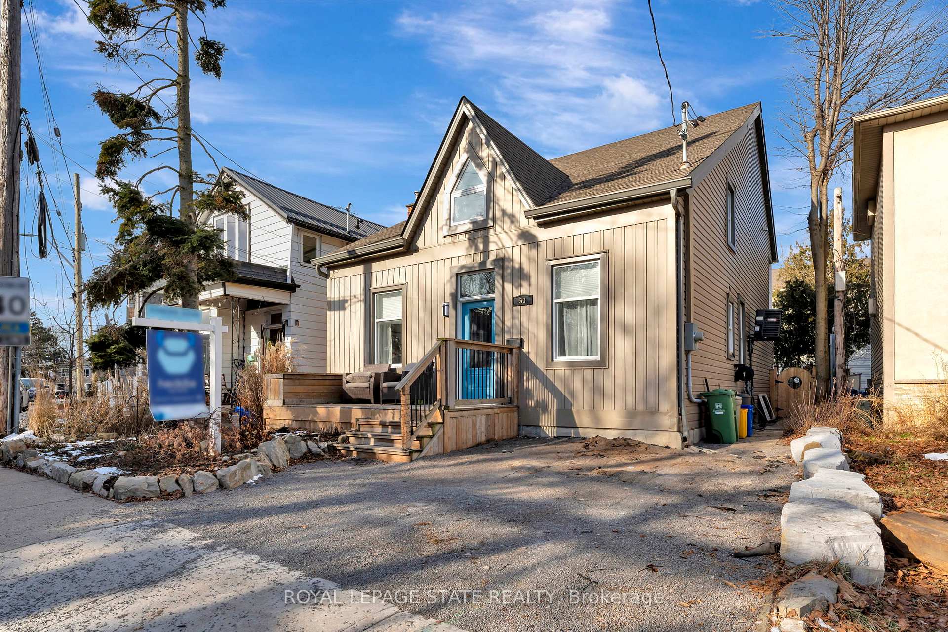 Photo 1 of 53 Woodbine Crescent, Hamilton, Strathcona — HOMEH