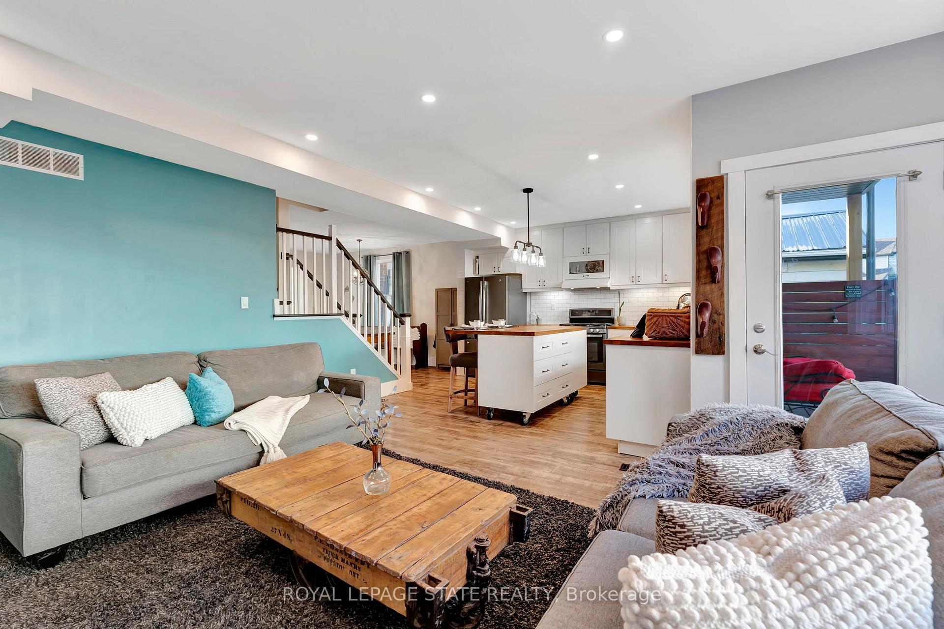 Photo 15 of 53 Woodbine Crescent, Hamilton, Strathcona — HOMEH