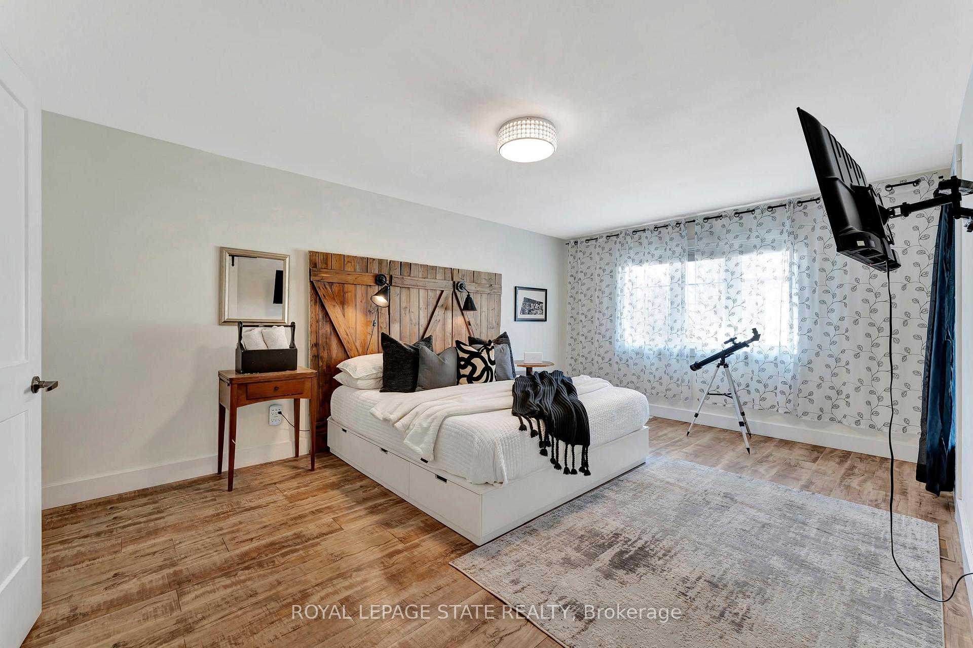 Photo 20 of 53 Woodbine Crescent, Hamilton, Strathcona — HOMEH
