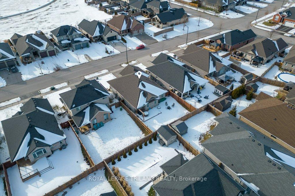 Photo 3 of 25 Oakmont Street, St. Thomas — HOMEH