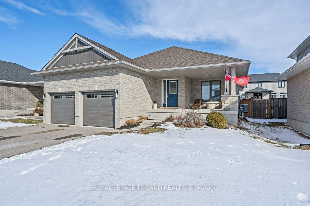 Photo 4 of 25 Oakmont Street, St. Thomas — HOMEH