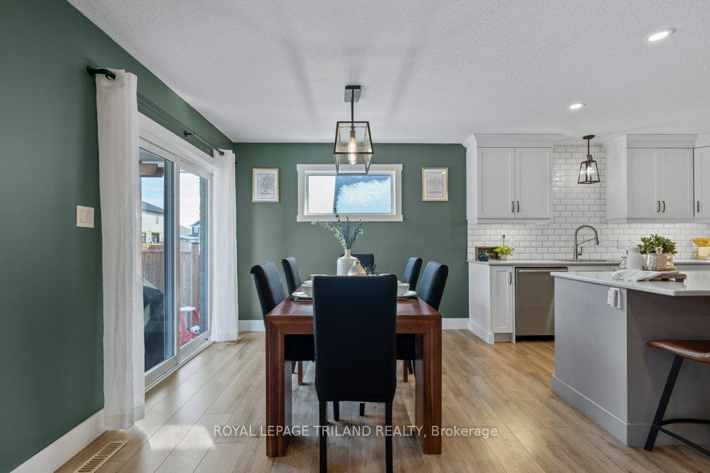 Photo 8 of 25 Oakmont Street, St. Thomas — HOMEH