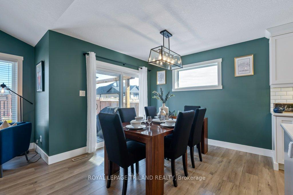 Photo 9 of 25 Oakmont Street, St. Thomas — HOMEH