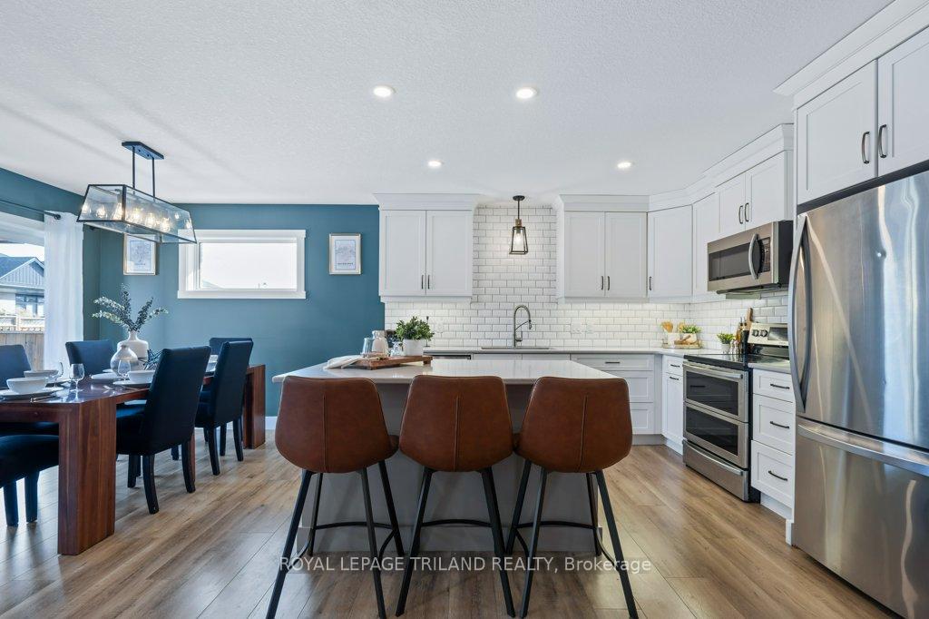 Photo 11 of 25 Oakmont Street, St. Thomas — HOMEH