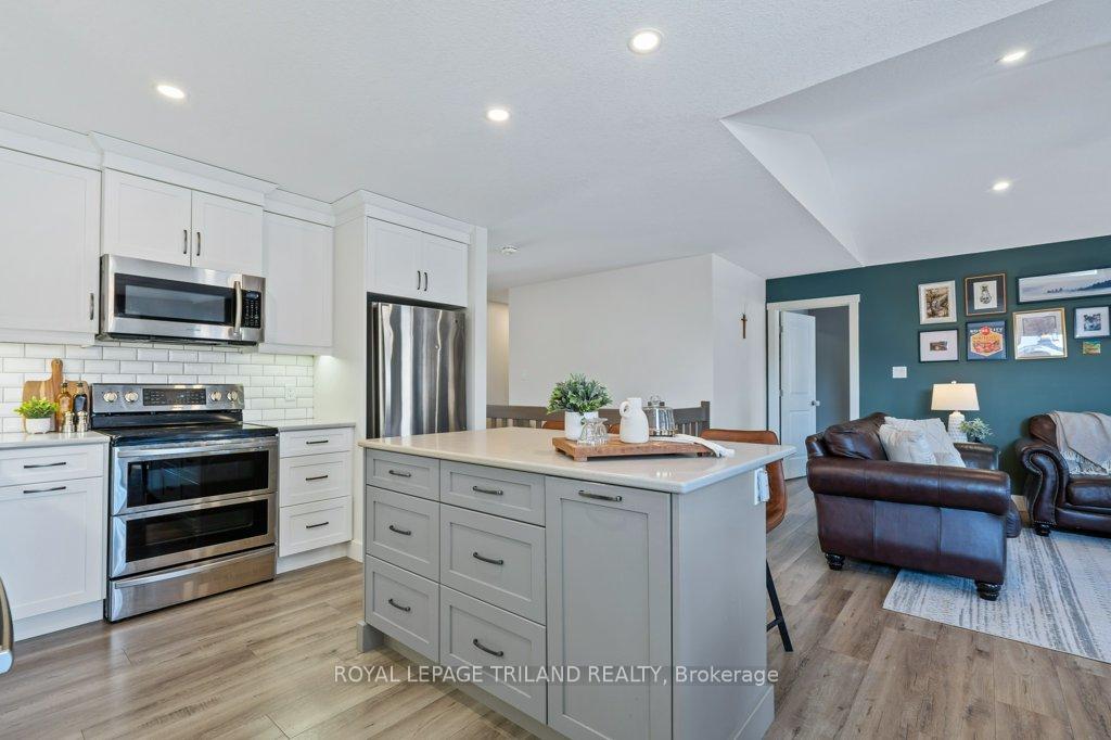 Photo 14 of 25 Oakmont Street, St. Thomas — HOMEH