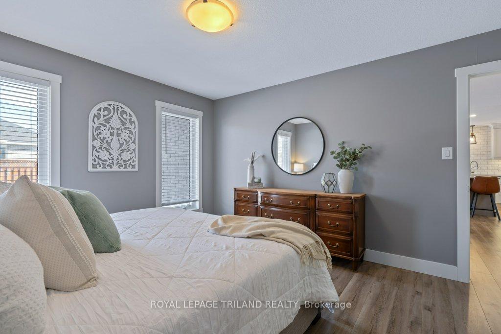 Photo 16 of 25 Oakmont Street, St. Thomas — HOMEH