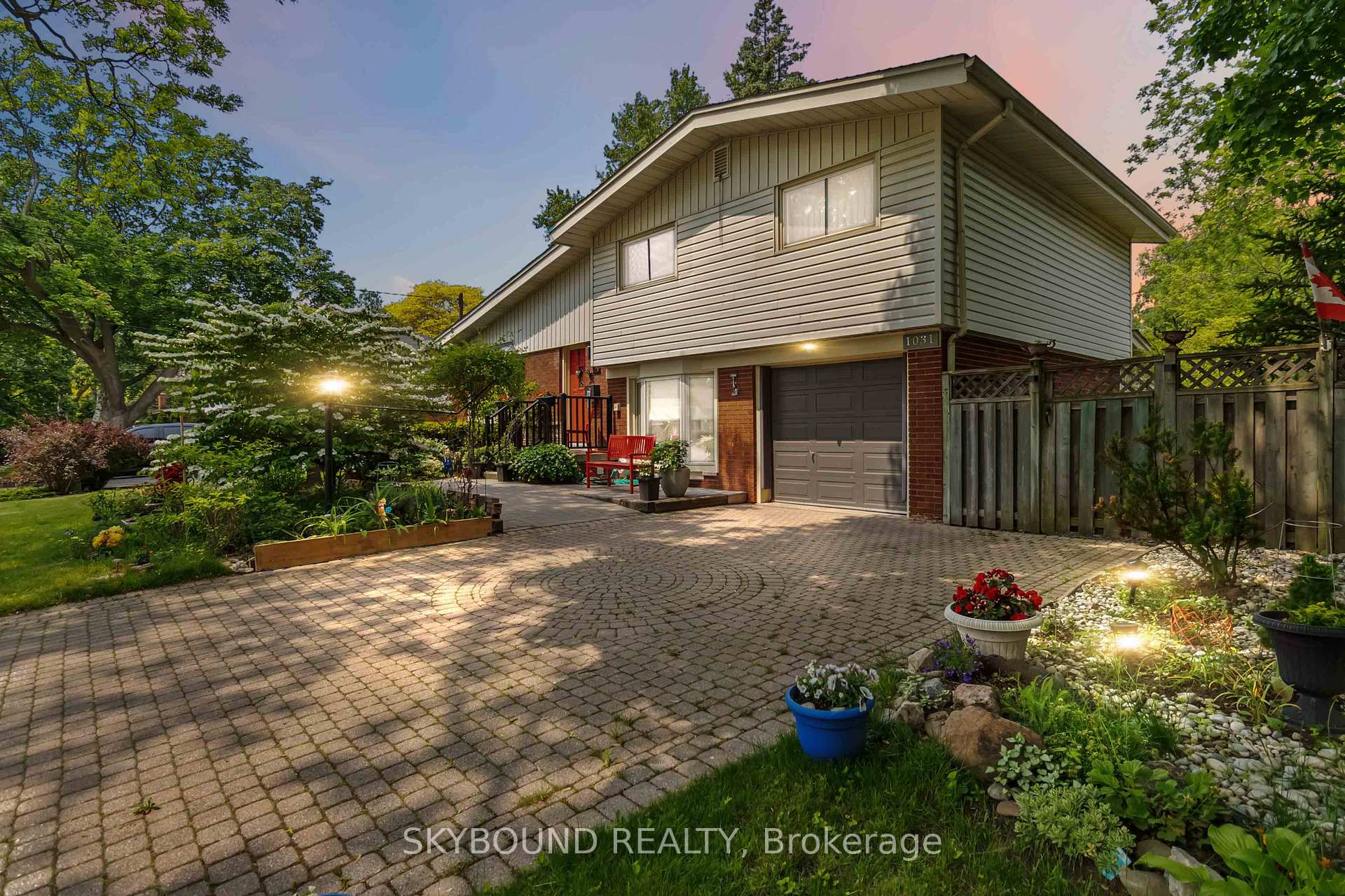 Front of 1031 Marley Crescent