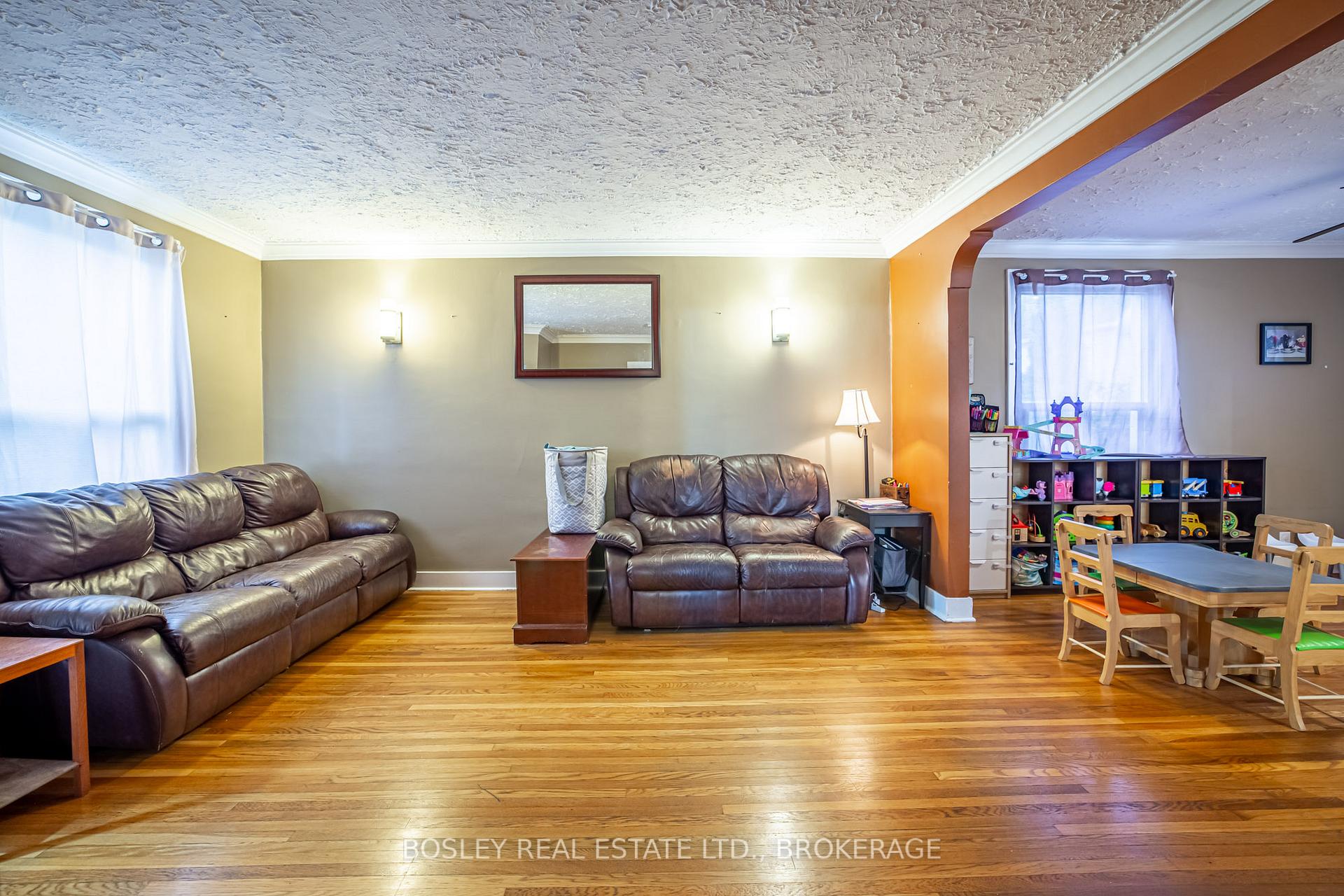 Photo 25 of 132 Dufferin Street E, St. Catharines, Downtown — HOMEH