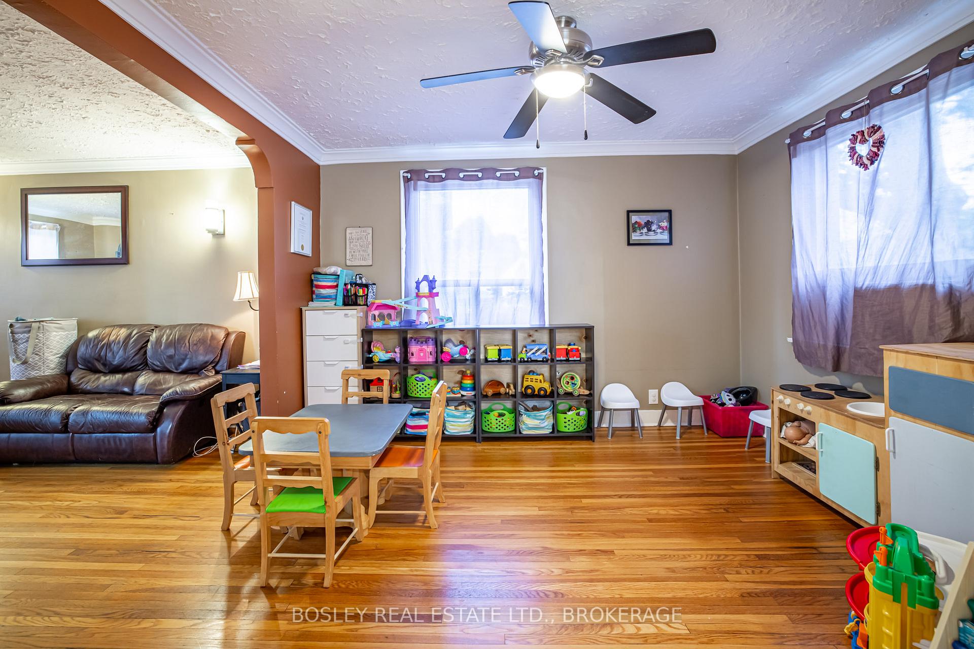 Photo 7 of 132 Dufferin Street E, St. Catharines, Downtown — HOMEH
