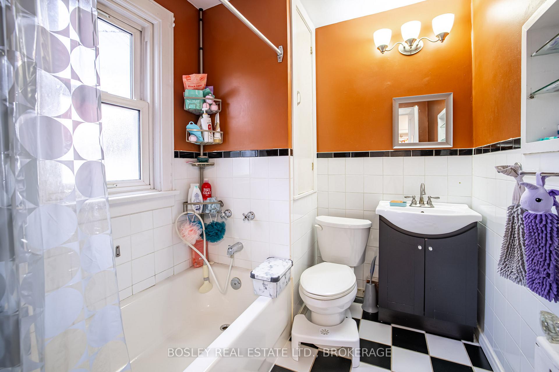 Photo 14 of 132 Dufferin Street E, St. Catharines, Downtown — HOMEH
