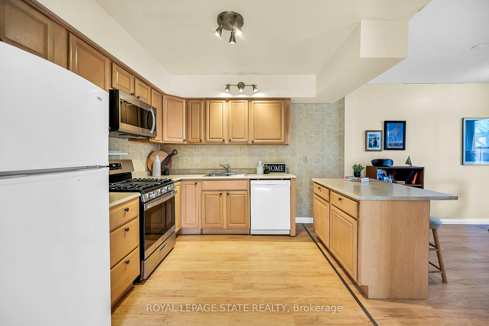 Photo 12 of 42 East 27th Street, Hamilton, Eastmount — HOMEH