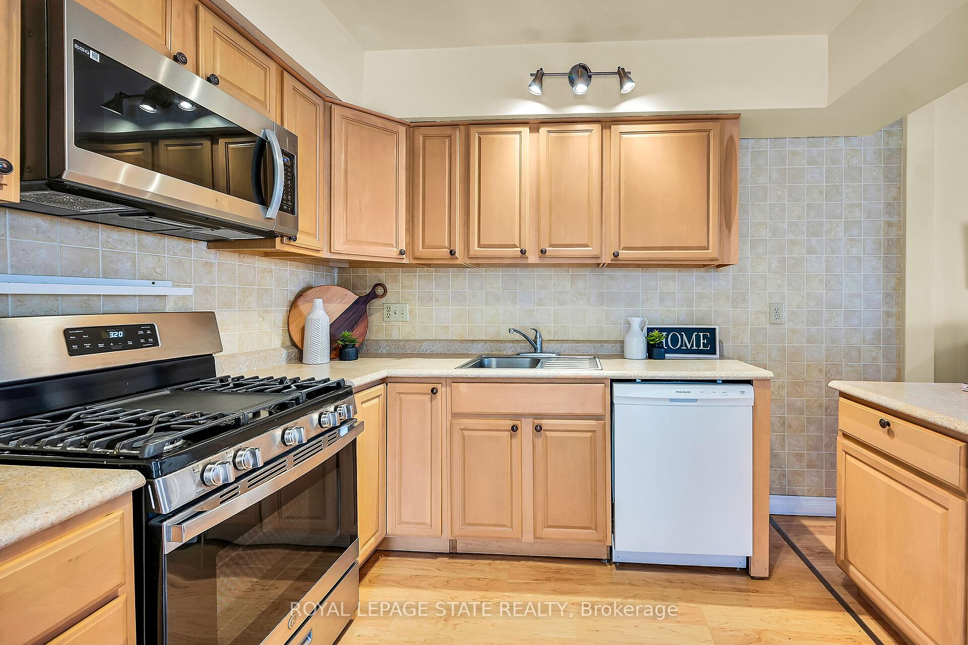 Photo 13 of 42 East 27th Street, Hamilton, Eastmount — HOMEH
