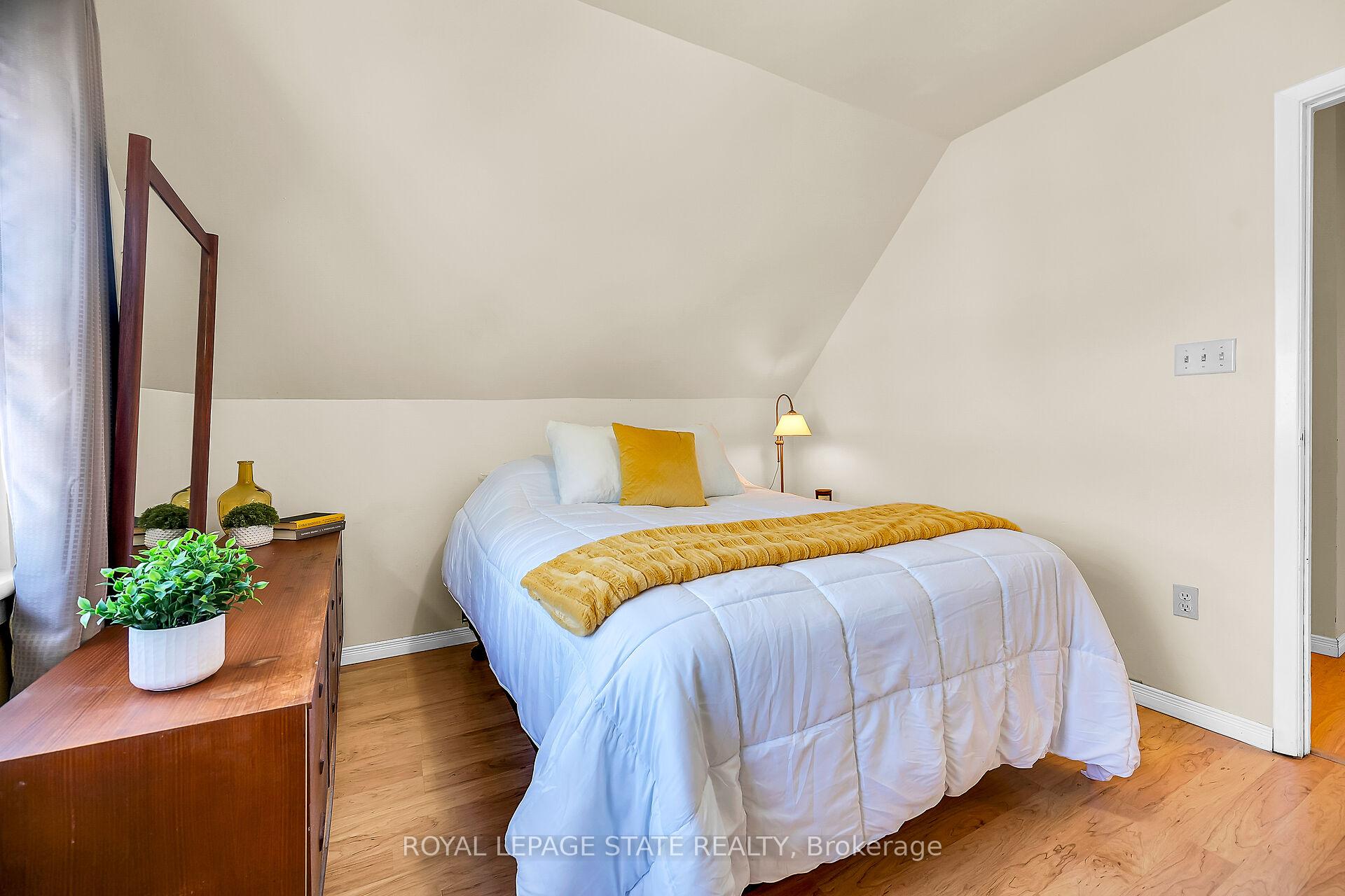 Photo 20 of 42 East 27th Street, Hamilton, Eastmount — HOMEH