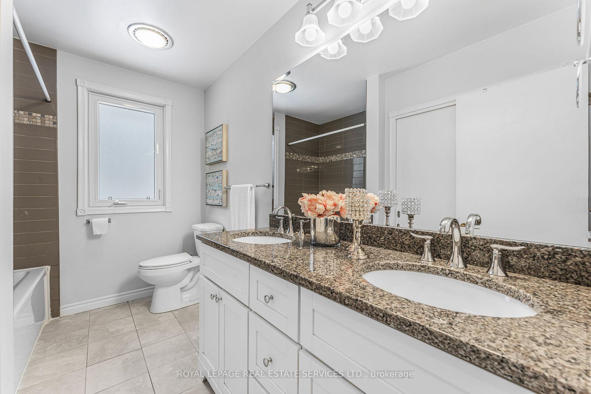 Photo 24 of 155 Main Street S, Hamilton, Waterdown — HOMEH