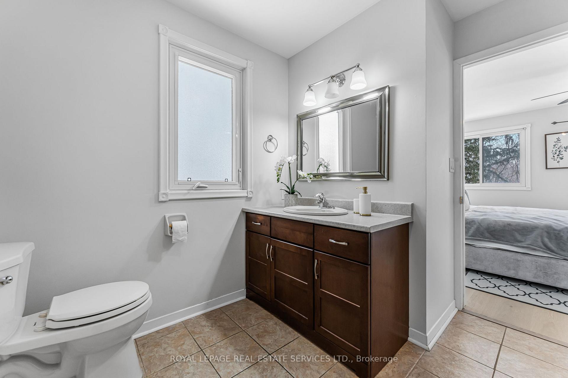 Photo 27 of 155 Main Street S, Hamilton, Waterdown — HOMEH
