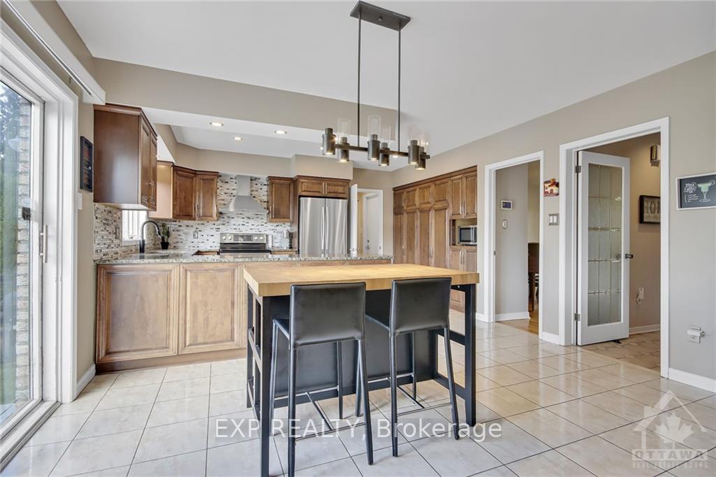 Photo 8 of 45 Sunnycrest Drive, Ottawa, City View/Skyline/Fisher Heights/Parkwood Hills — HOMEH