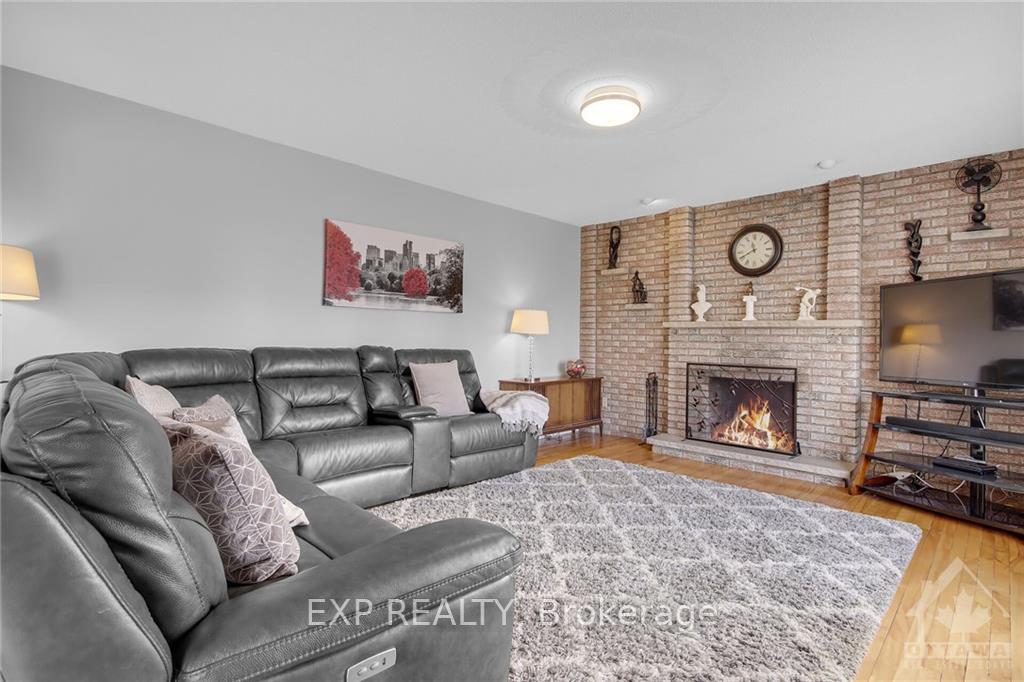 Photo 12 of 45 Sunnycrest Drive, Ottawa, City View/Skyline/Fisher Heights/Parkwood Hills — HOMEH