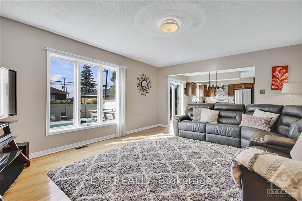 Photo 9 of 45 Sunnycrest Drive, Ottawa, City View/Skyline/Fisher Heights/Parkwood Hills — HOMEH
