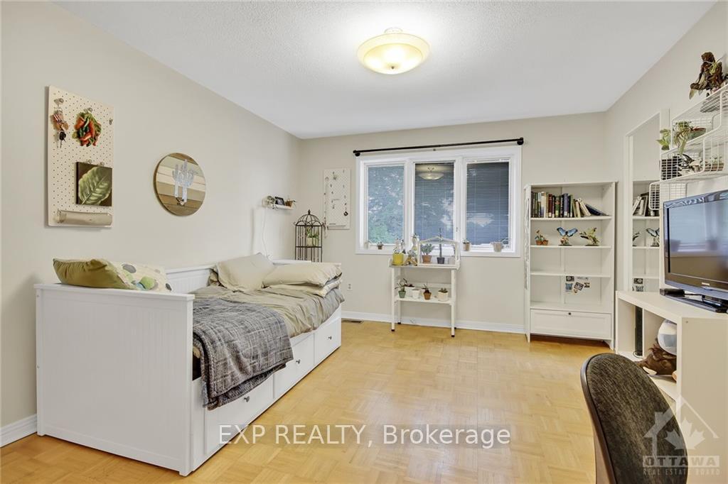 Photo 18 of 45 Sunnycrest Drive, Ottawa, City View/Skyline/Fisher Heights/Parkwood Hills — HOMEH