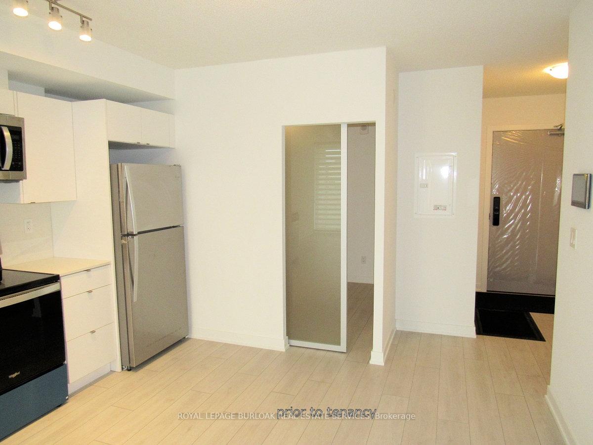 Photo 8 of Unit A303, 3210 Dakota Common, Burlington, Alton — HOMEH