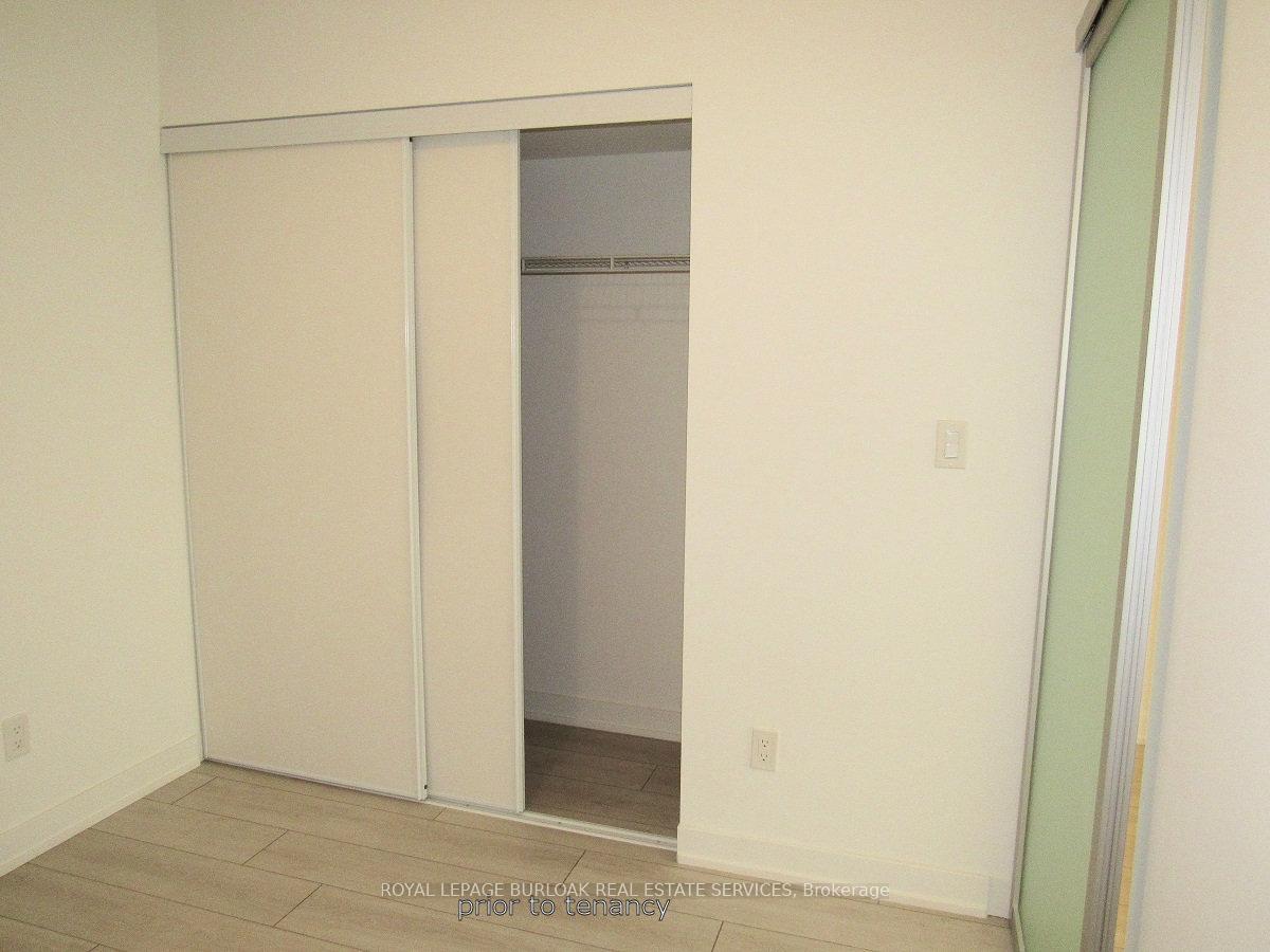 Photo 15 of Unit A303, 3210 Dakota Common, Burlington, Alton — HOMEH