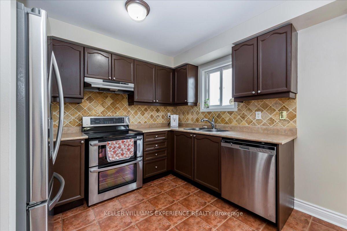 Photo 7 of 39 Coleman Drive, Barrie, Edgehill Drive — HOMEH