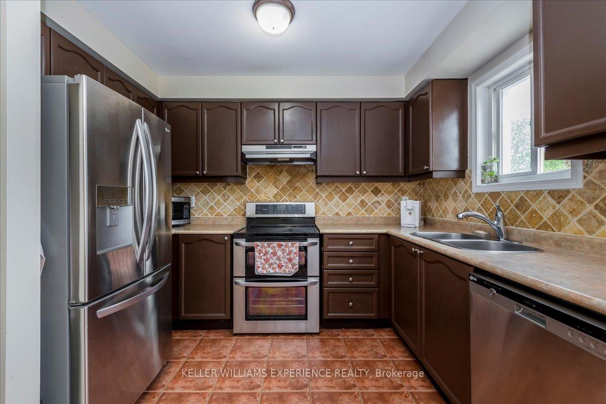 Photo 5 of 39 Coleman Drive, Barrie, Edgehill Drive — HOMEH