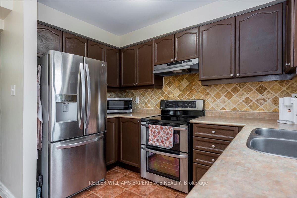 Photo 10 of 39 Coleman Drive, Barrie, Edgehill Drive — HOMEH