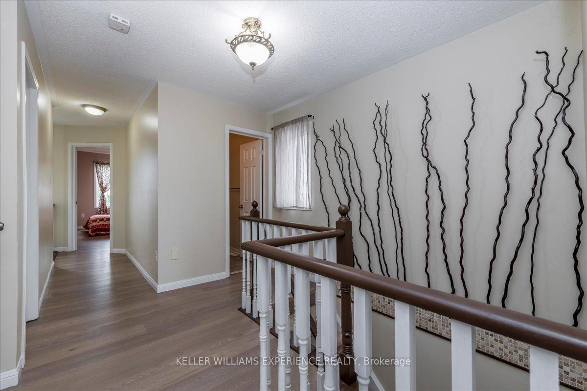 Photo 8 of 39 Coleman Drive, Barrie, Edgehill Drive — HOMEH