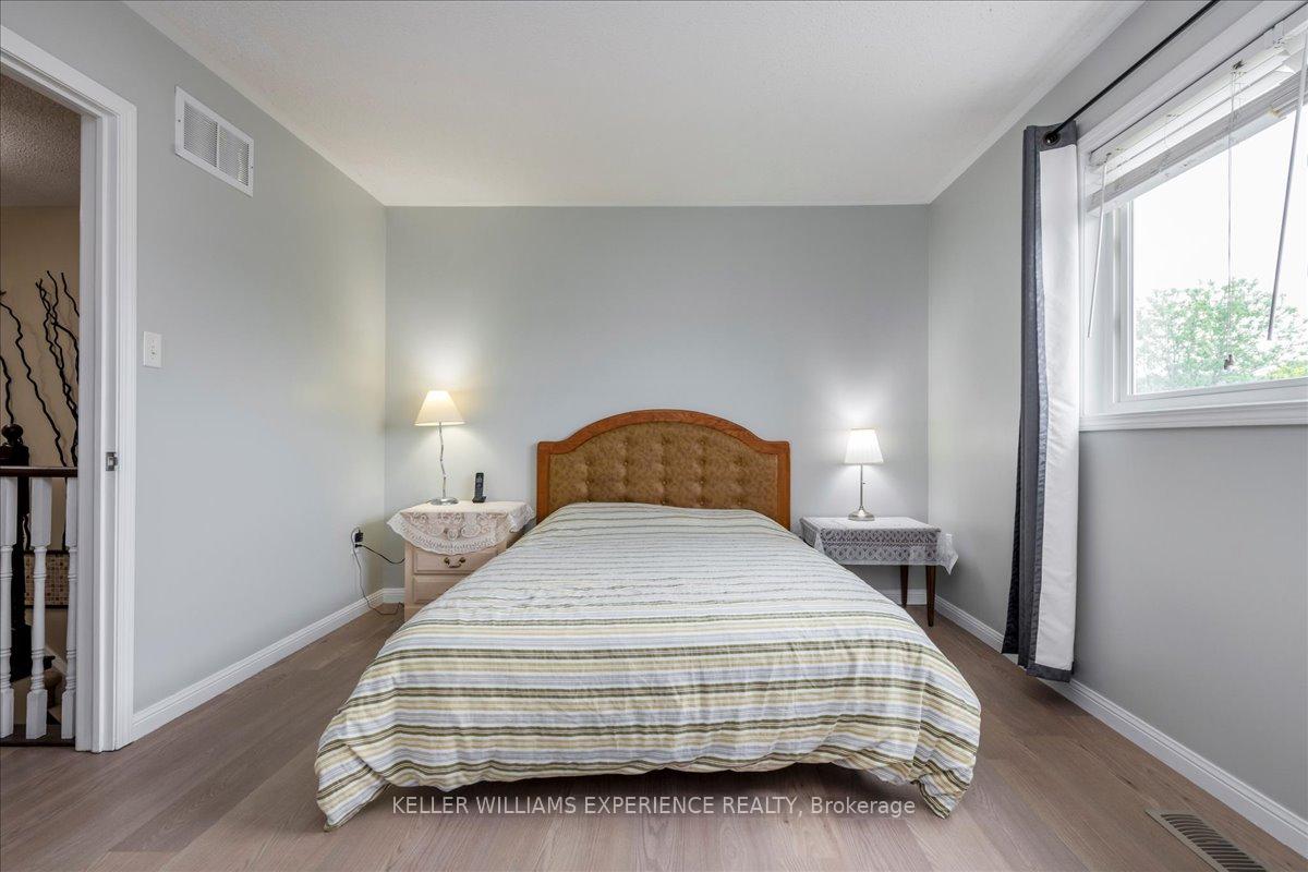 Photo 12 of 39 Coleman Drive, Barrie, Edgehill Drive — HOMEH