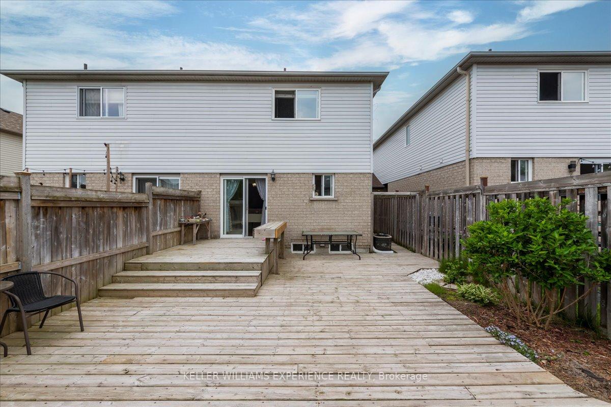 Photo 20 of 39 Coleman Drive, Barrie, Edgehill Drive — HOMEH