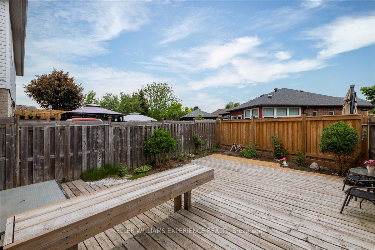 Photo 21 of 39 Coleman Drive, Barrie, Edgehill Drive — HOMEH