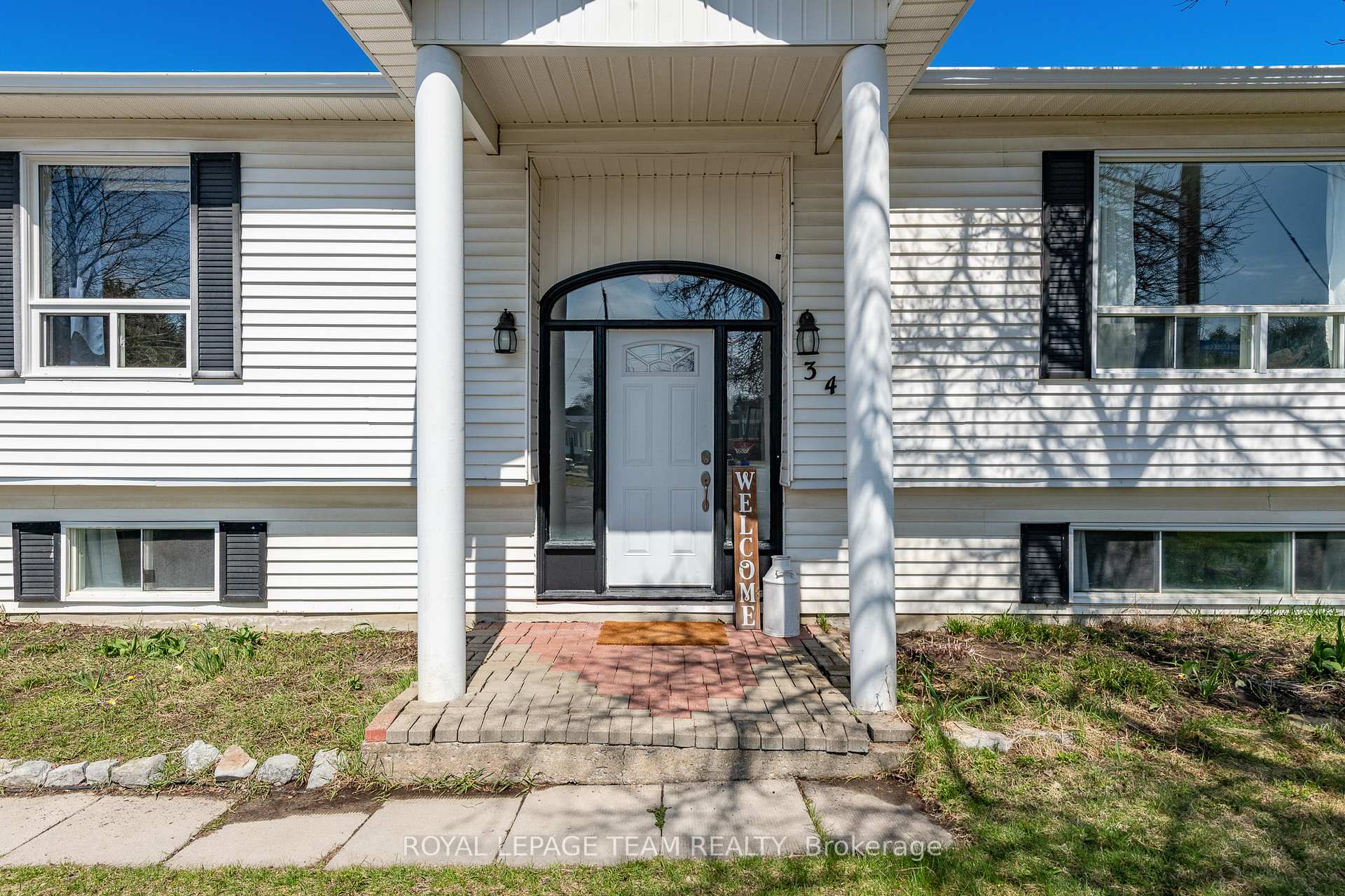 Photo 2 of 34 Poole Creek Crescent, Ottawa, Fringewood — HOMEH