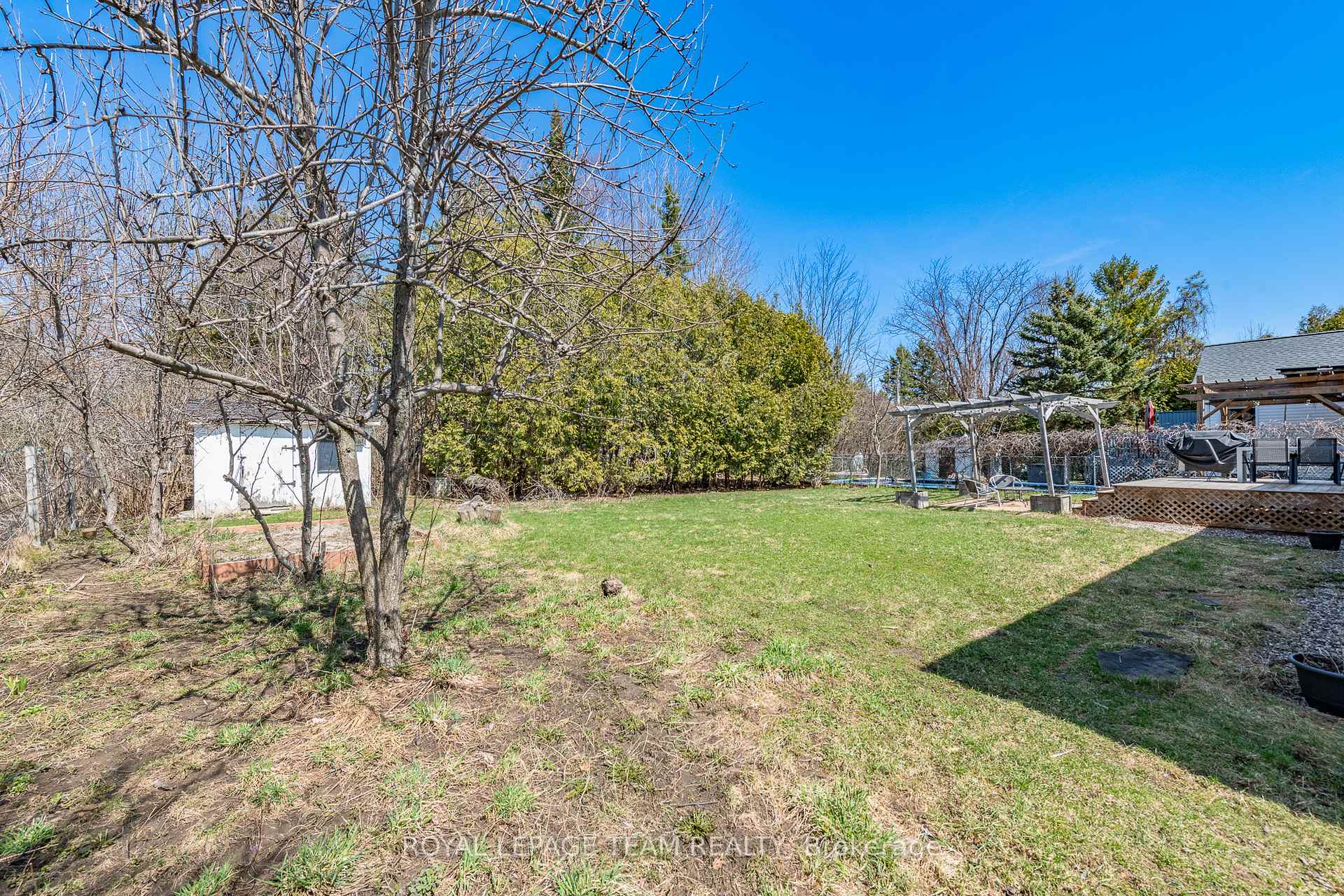 Photo 16 of 34 Poole Creek Crescent, Ottawa, Fringewood — HOMEH