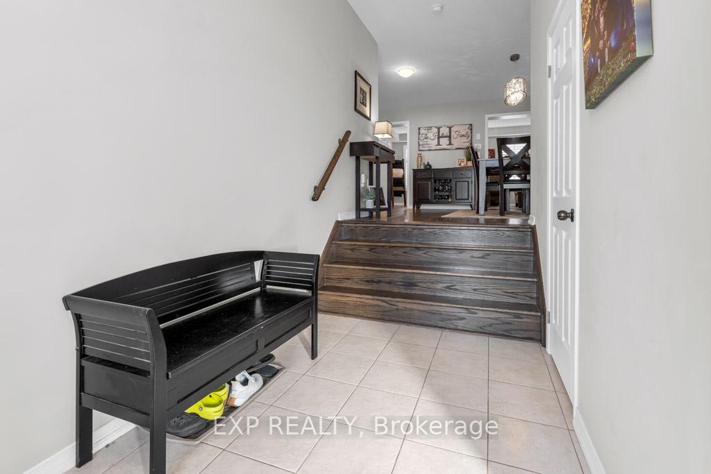 Photo 4 of 182 Binhaven Boulevard, Hamilton, Binbrook — HOMEH