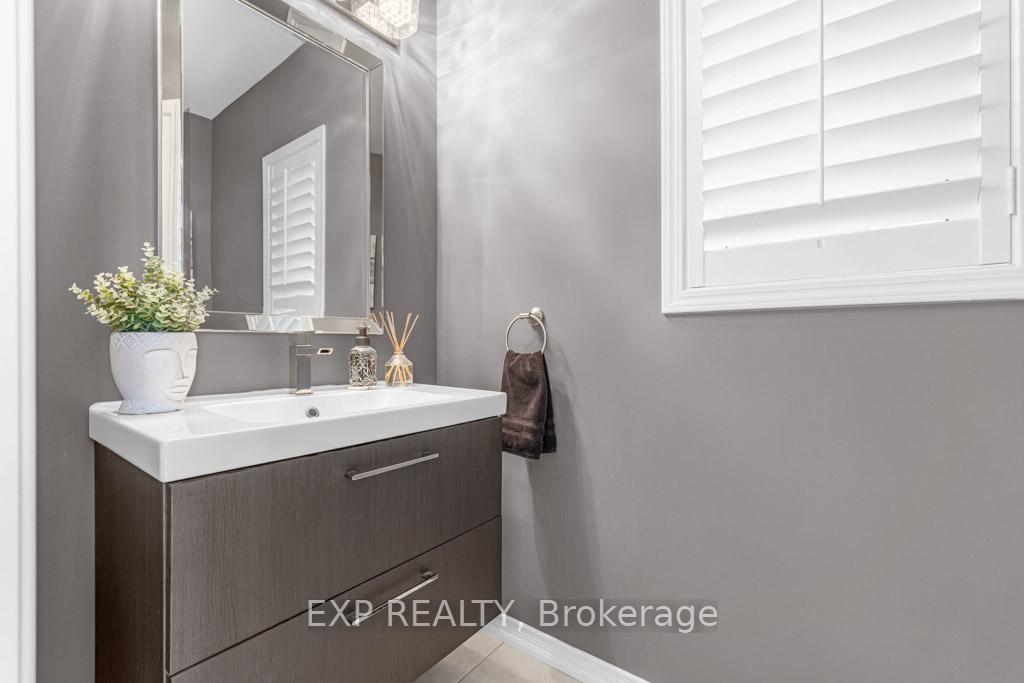 Photo 6 of 182 Binhaven Boulevard, Hamilton, Binbrook — HOMEH