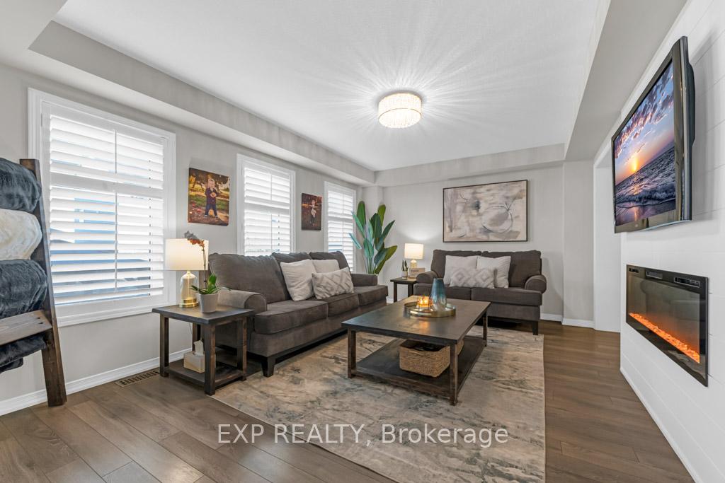 Photo 11 of 182 Binhaven Boulevard, Hamilton, Binbrook — HOMEH