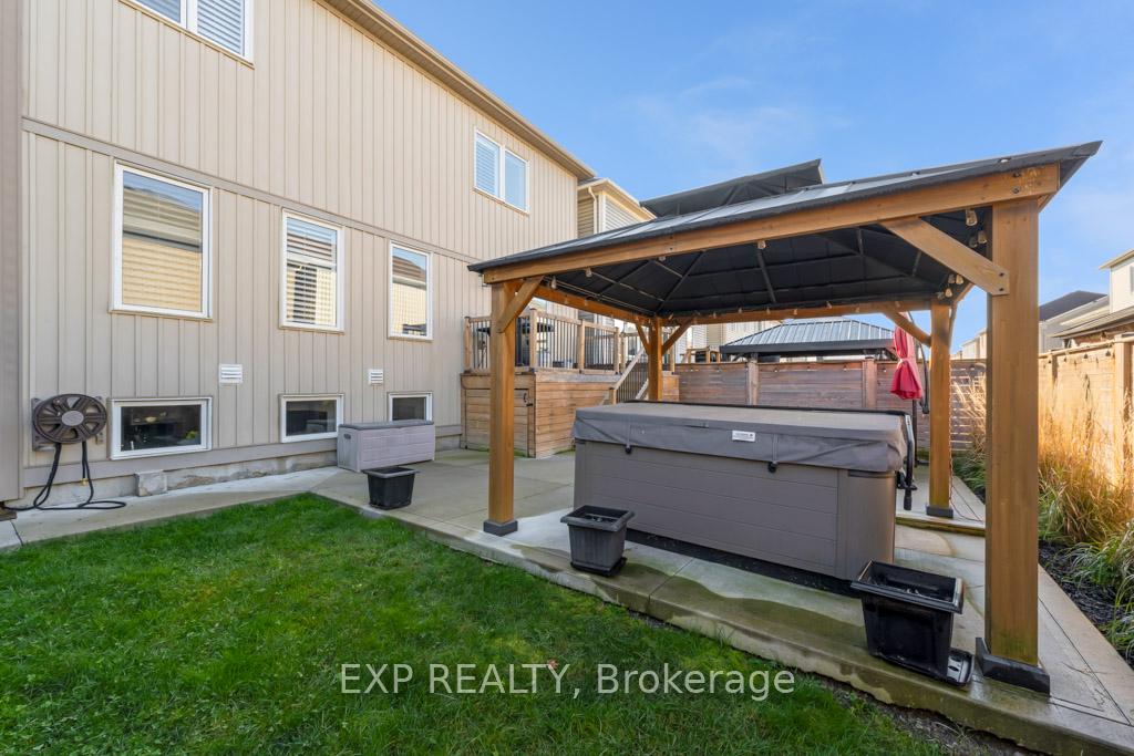 Photo 33 of 182 Binhaven Boulevard, Hamilton, Binbrook — HOMEH