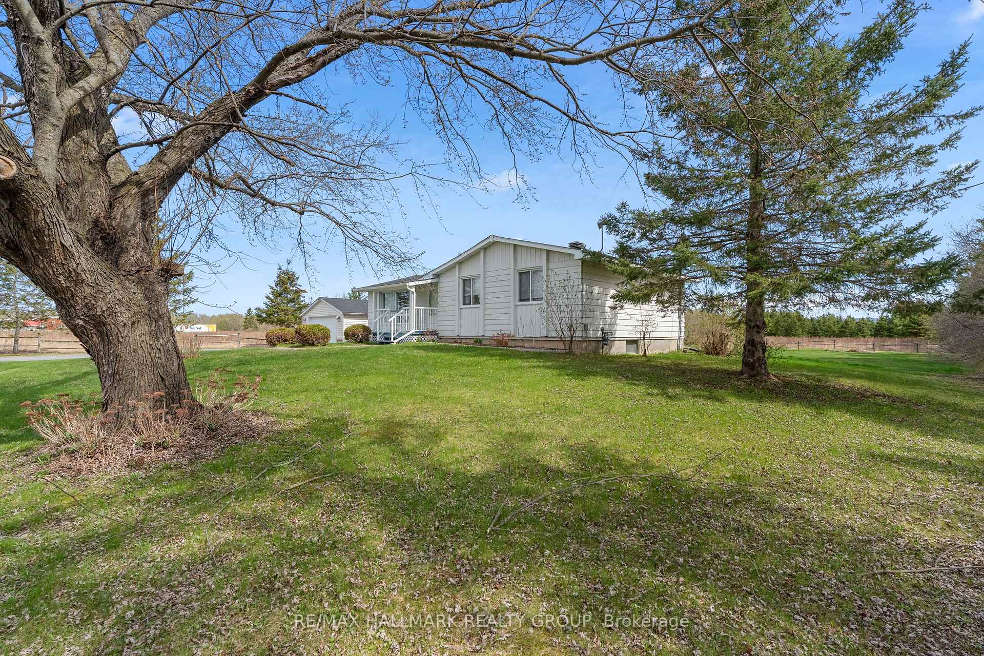 Photo 3 of 3756 Dunrobin Road, Ottawa, Dunrobin Shores — HOMEH