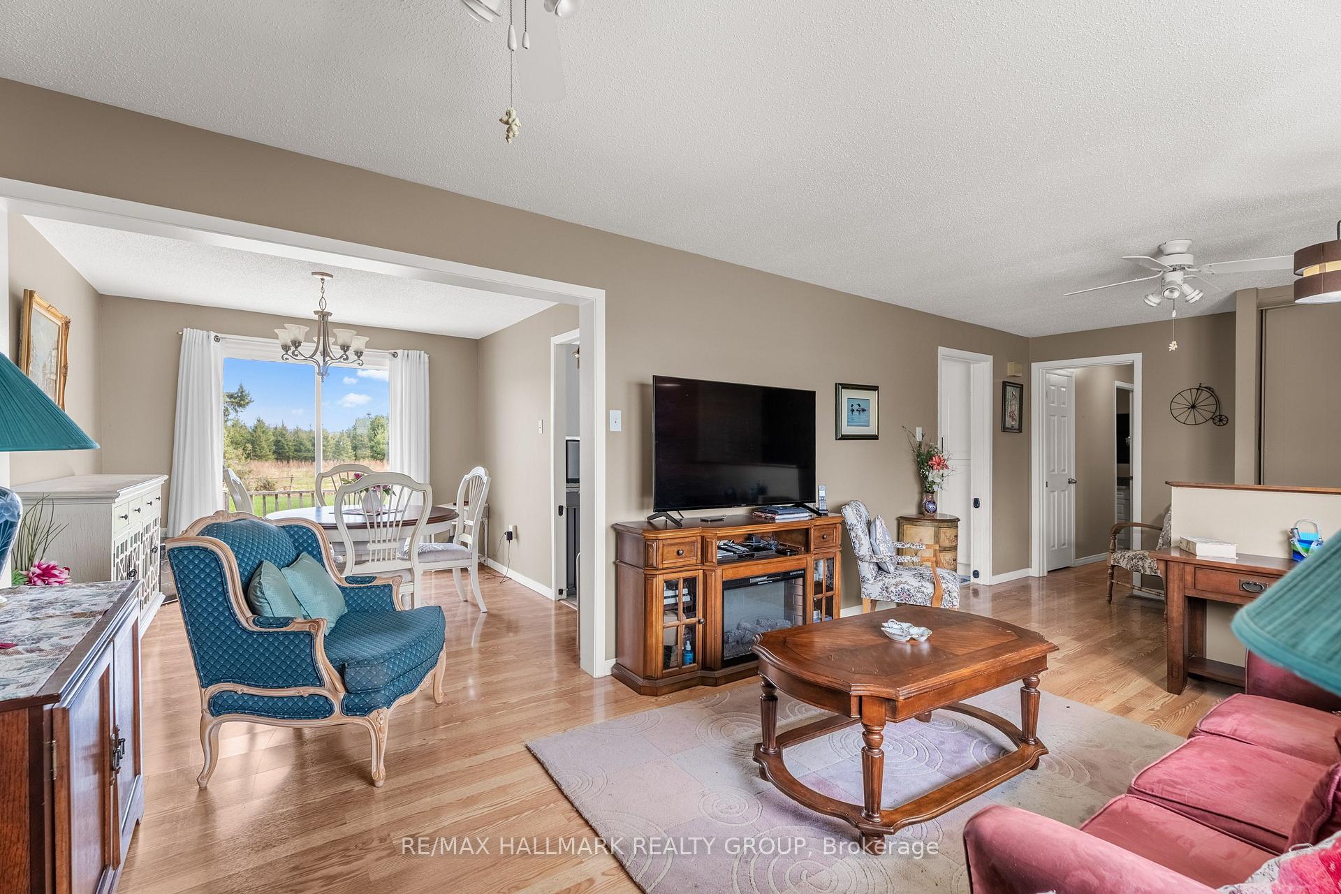 Photo 10 of 3756 Dunrobin Road, Ottawa, Dunrobin Shores — HOMEH