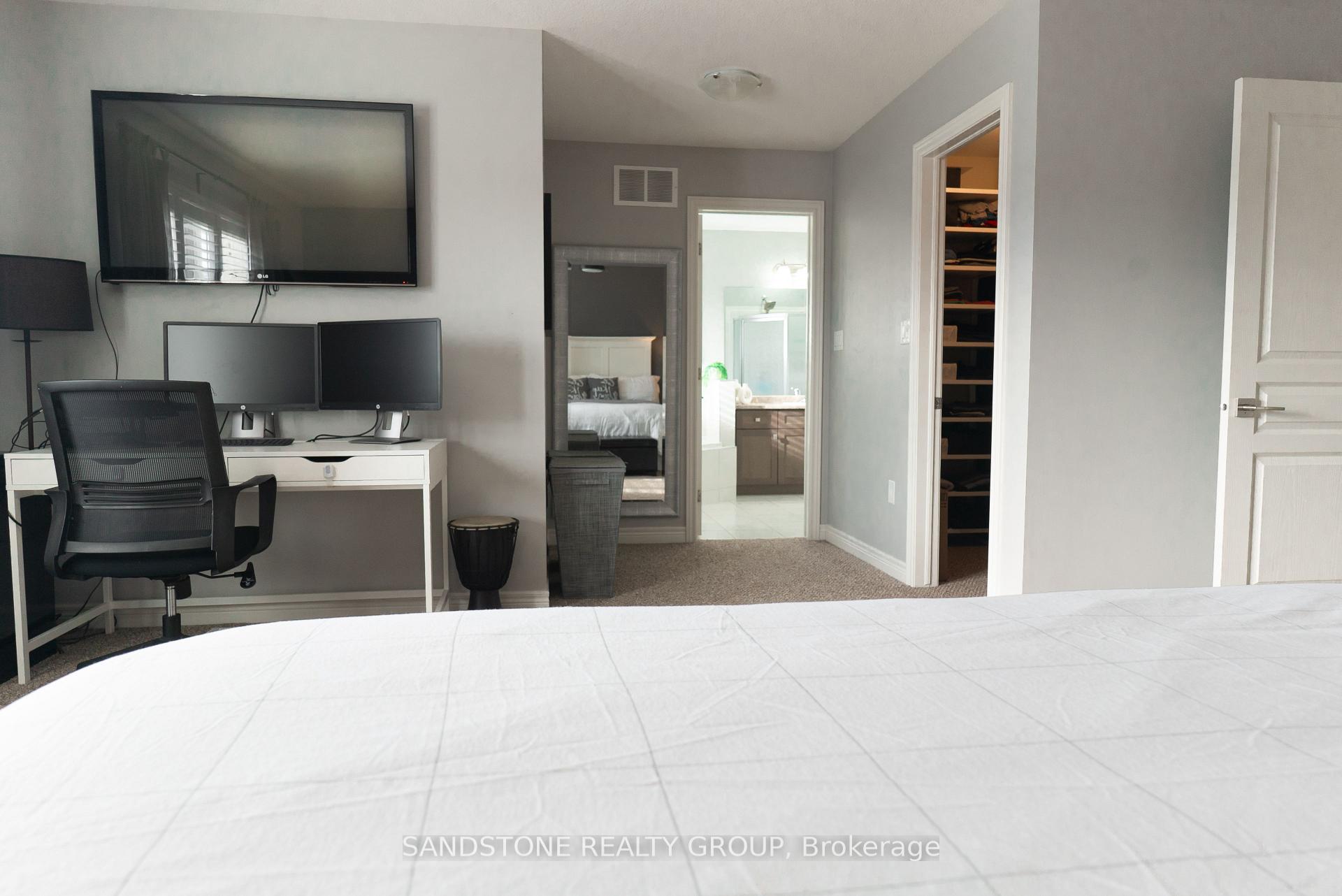 Photo 18 of 183 Pumpkin Pass, Hamilton, Binbrook — HOMEH