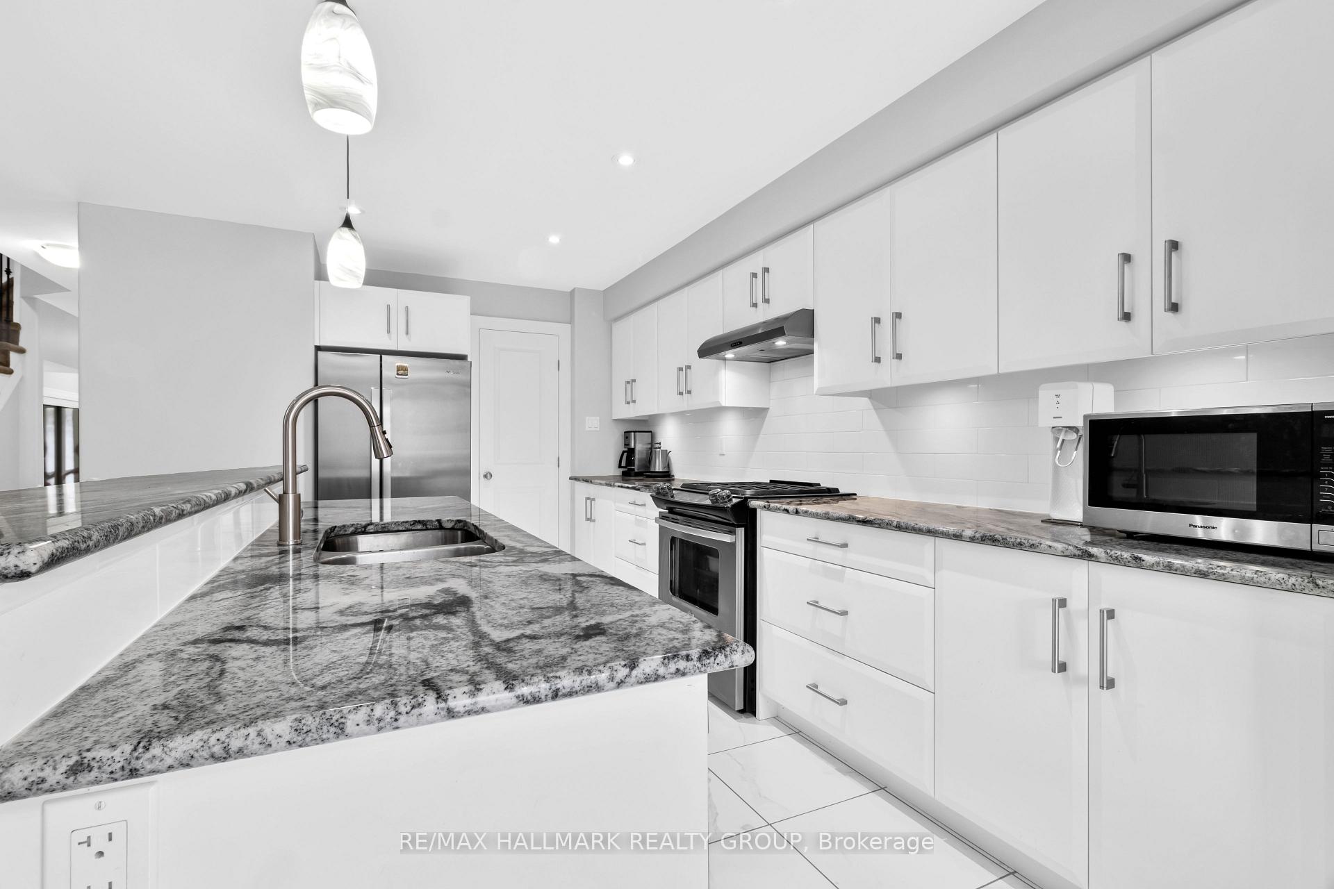 Photo 9 of 128 Woodhurst Crescent, Ottawa, Stittsville (South) — HOMEH