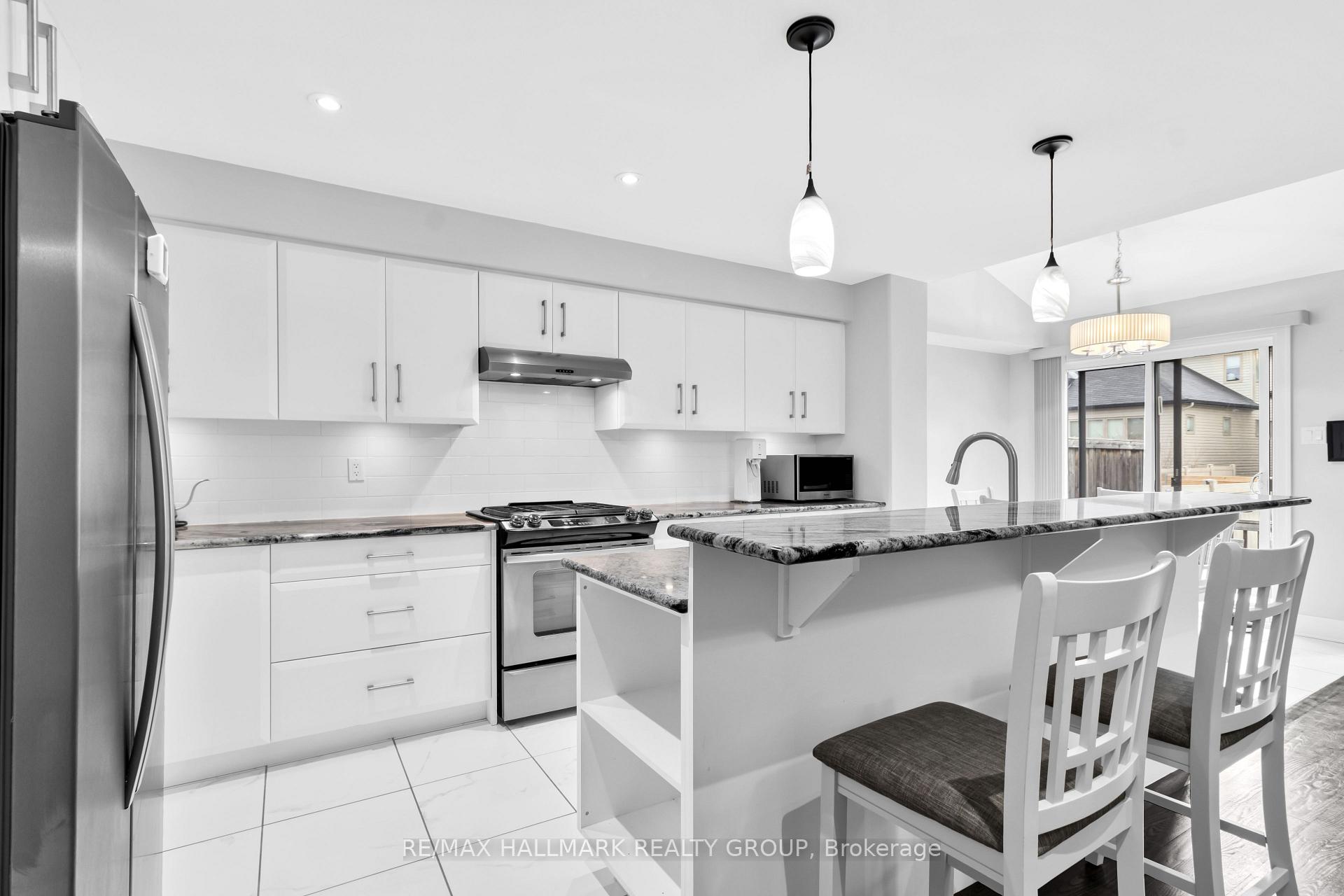 Photo 11 of 128 Woodhurst Crescent, Ottawa, Stittsville (South) — HOMEH